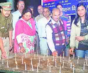 Tribute to people killed in accident