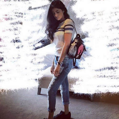 navya shares a photo with aishwarya rai