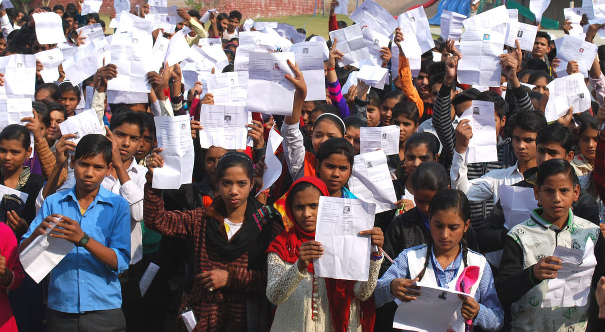 Amar Ujala scholarships to students who pass the test will