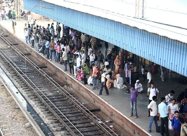 Passenger train collision Pukraya upset in Ghaziabad