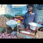 पेटीएम से लेन देन कर रहे छोटे दुकानदार
