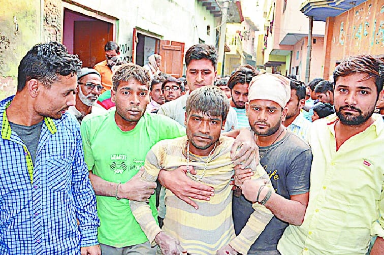 Five laborers buried in debris from falling Lanterne