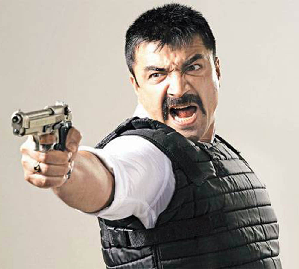 ajaz khan sent obscene message to model police arrest