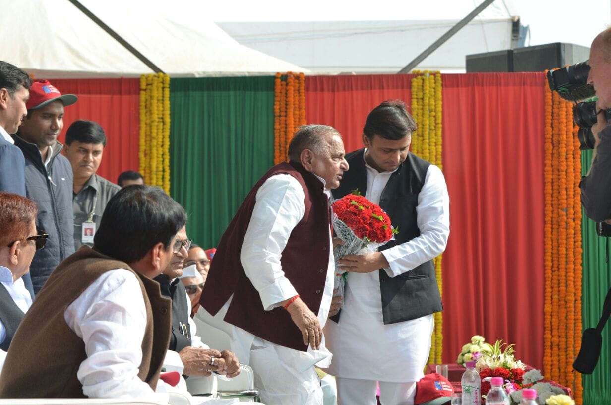 yadav clan seen together after family clash in express way inauguration