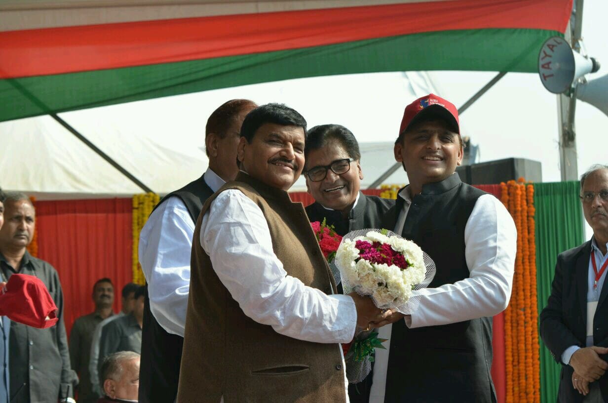 yadav clan seen together after family clash in express way inauguration