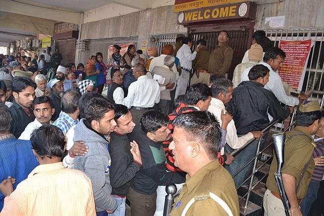 A queue for cash, bank obligate
