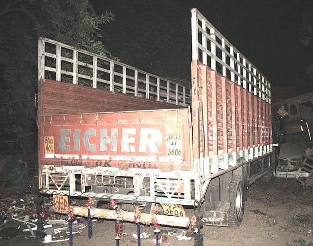 Uncontrollable bike rider truck collision killed one injured