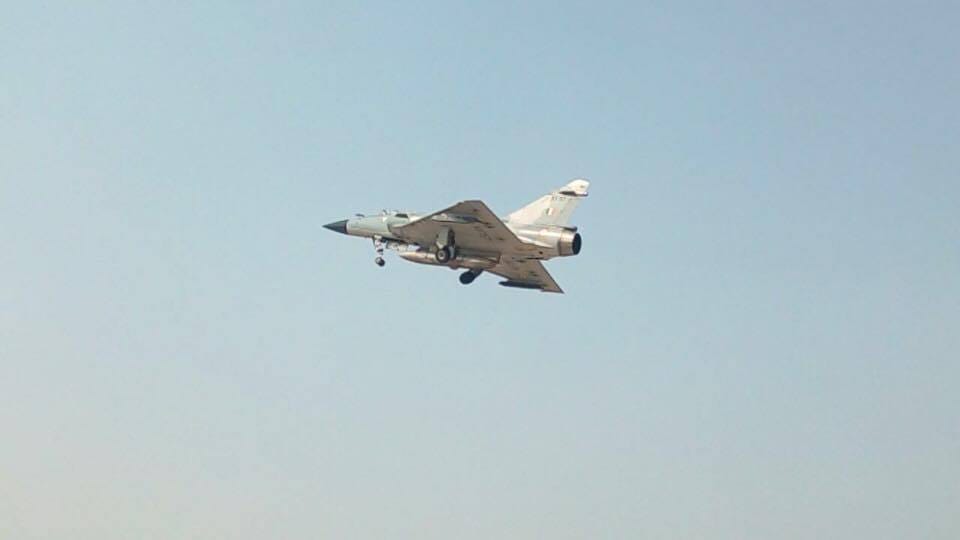 fighter plane show on lucknow agra expressway 