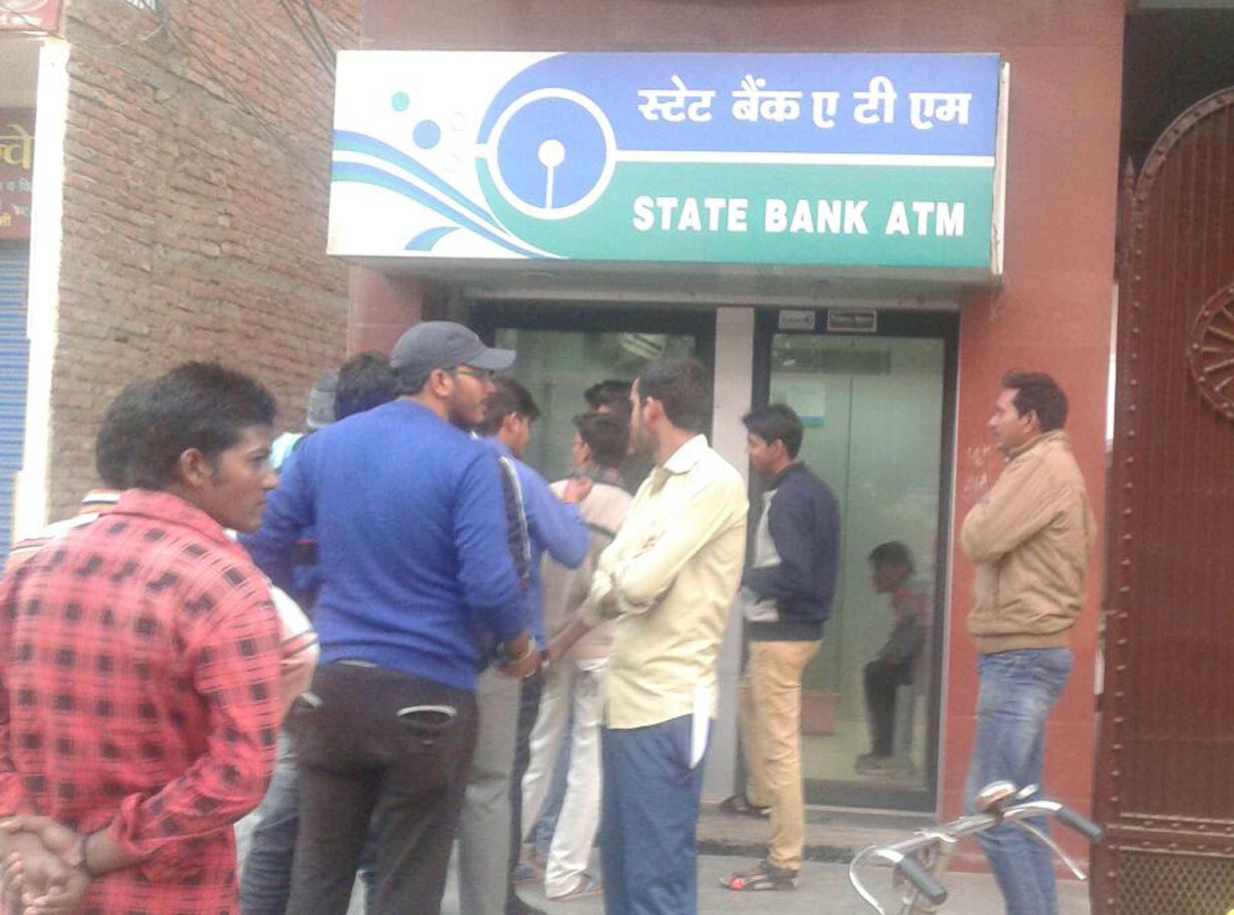 SBI these account holder not pay minimum balance fee