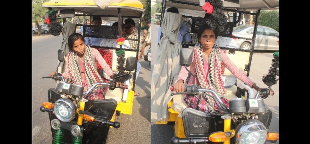  Chandani running E-rickshaws for change