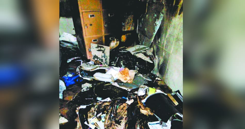 fire in chandigarh pgi liver icu doctors changing room