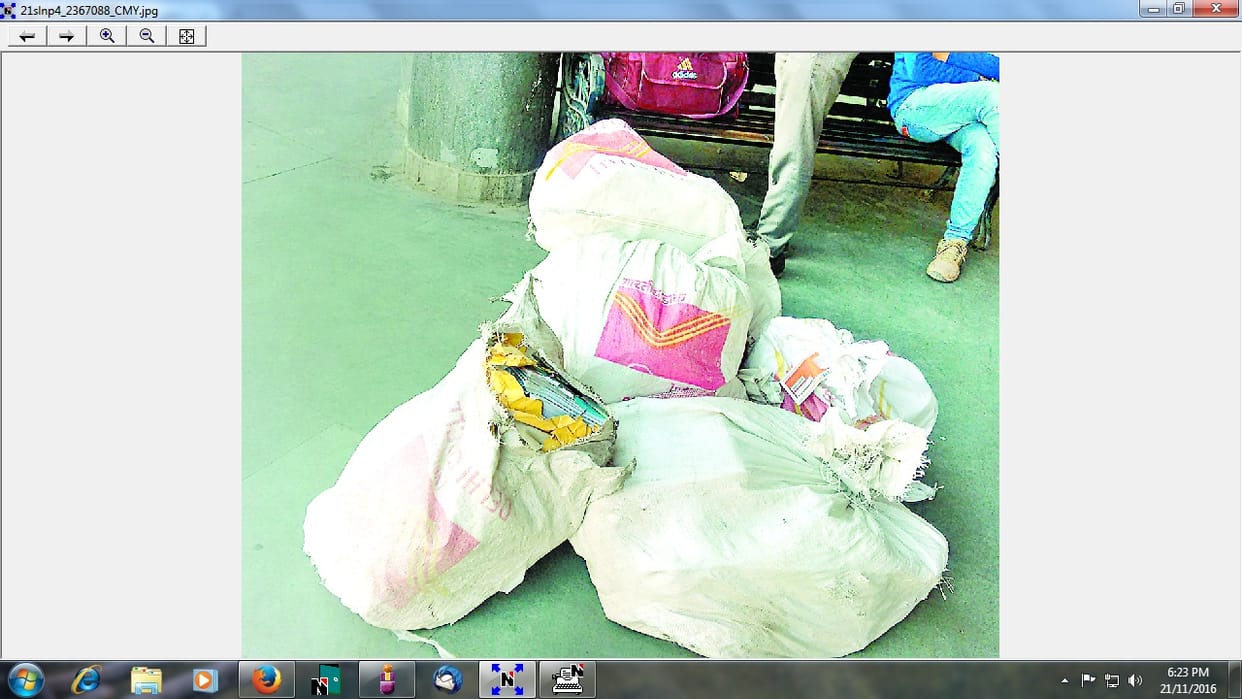 the postal bag thorugh in bus stand