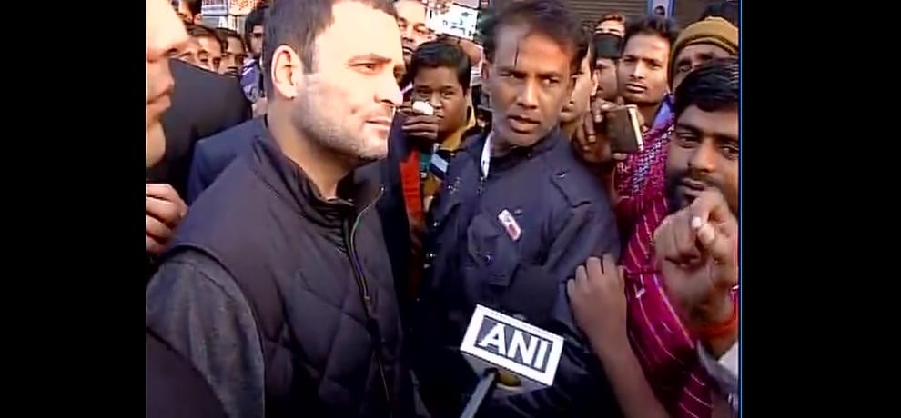 Rahul Gandhi meets people outside ATM in Delhi, ask them about problems due to demonetization