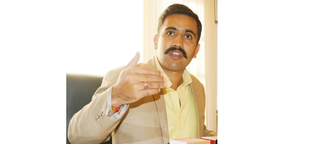 vikramaditya singh hits out at prem kumar dhumal
