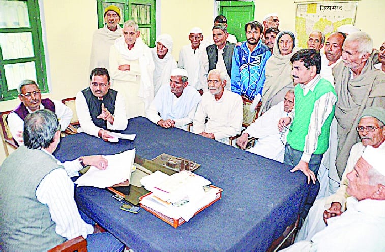 Sugarcane farmers in office furore