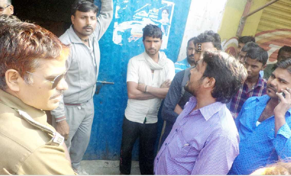 The rickshaw killed in truck collision, putting jam