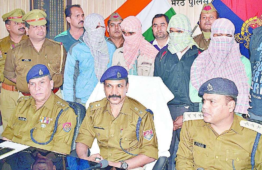 Gay club busted, used to have lien looting