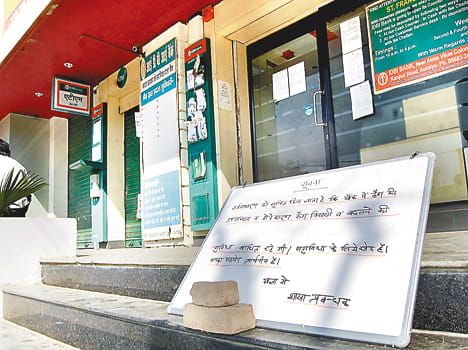 Cashless banks, disappointed people returned