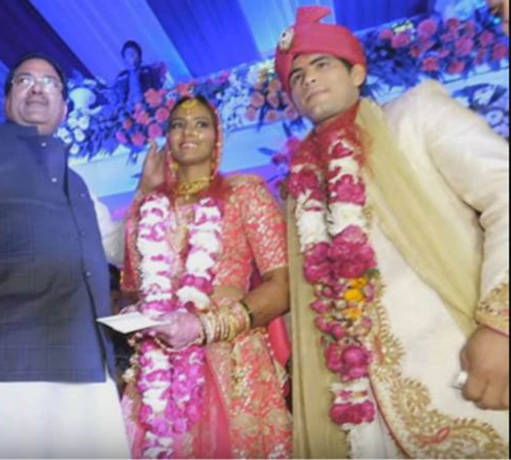 geeta-phogat-refused-to-accept-aamir-khan-gift