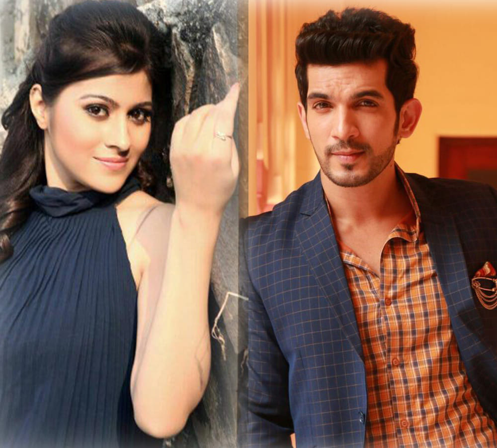 These two popular TV actors spotted cosying up in a club