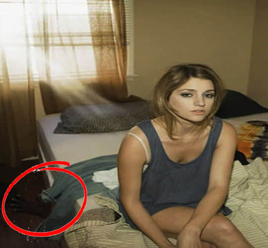 A Husband Divorced His Wife After Looking a Photo