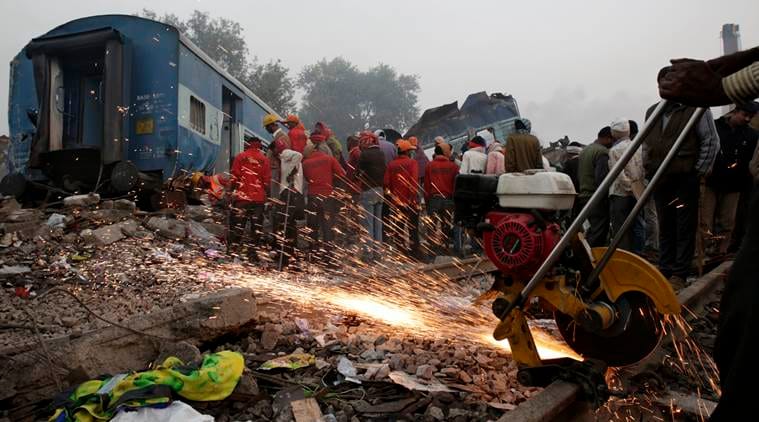 indore patna express run with old coupling  