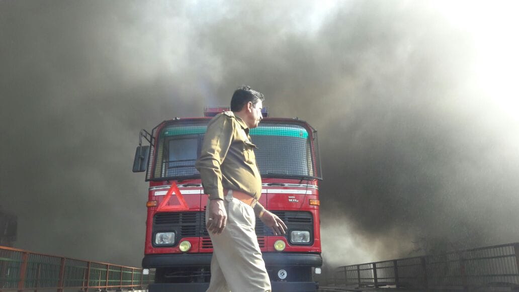 fire at 1090 chauraha in lucknow