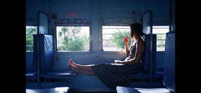 girl arrested for stoeling costly phones from ac coaches
