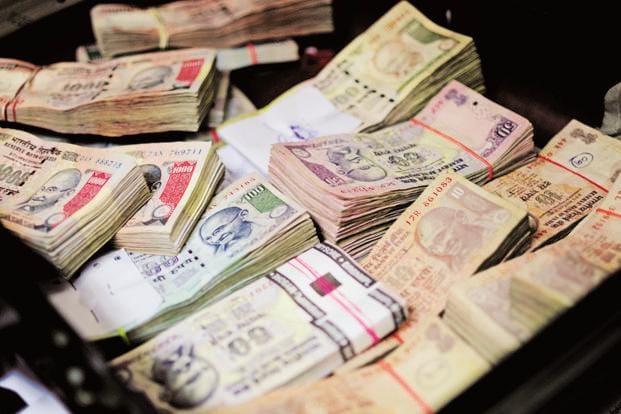 be aware of fake notes, six steps to indentify real and fake note of indian currency