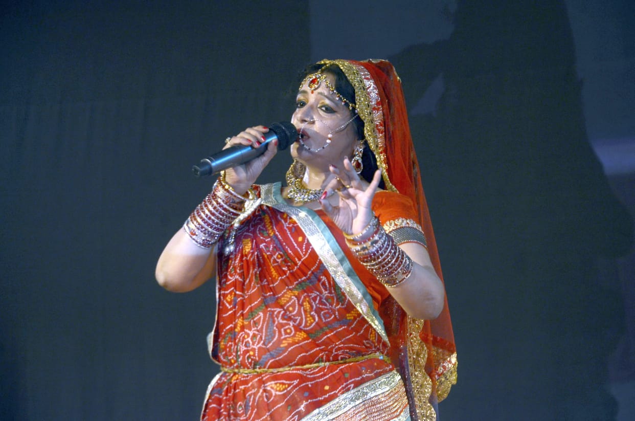  kusum verma and her team sang 65 folk songs in 6 hours