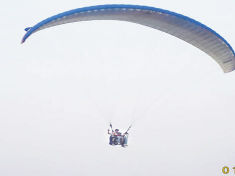 Take Dharmnagri enjoy paragliding