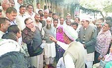 Farmers lack cash commotion