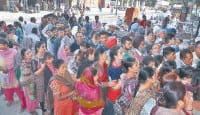 Notbandi showing the effect of a hotel after the wedding to pay the Offer, Karnal