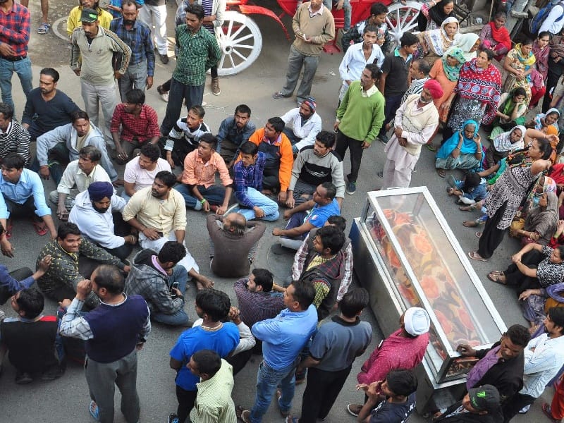  The death of the injured young man, wounded in the assault, picket-performance, Patiala