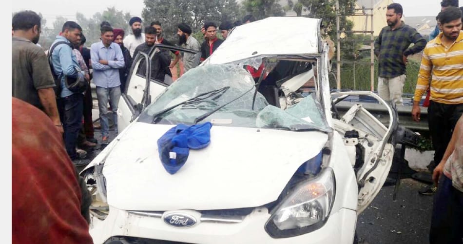 Car collide with bus at national highway in jalandhar, 2 death