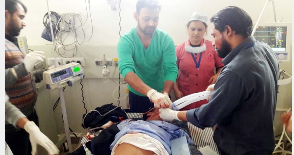 Car collide with bus at national highway in jalandhar, 2 death