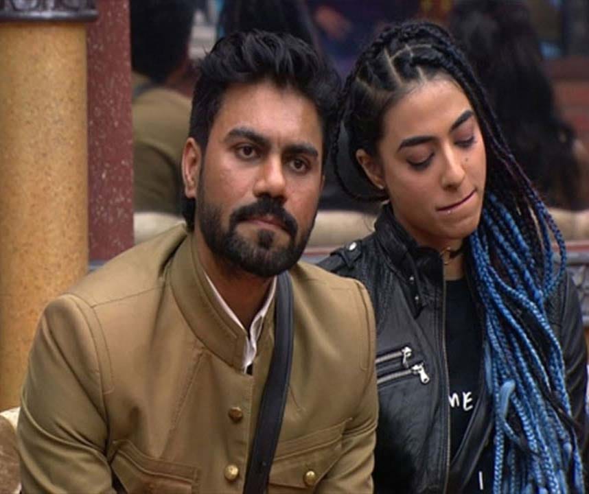 BIGG BOSS:Bani and Gaurav get intimate during task