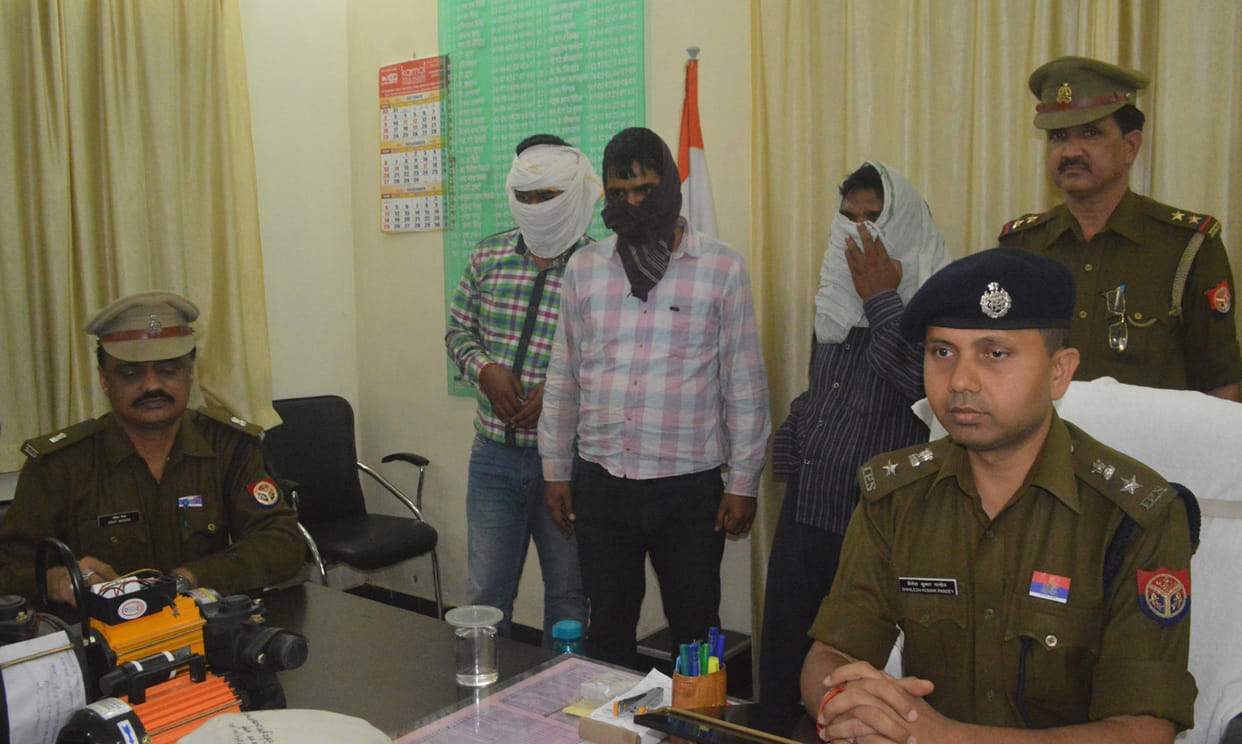 Brothers gang looted dozens