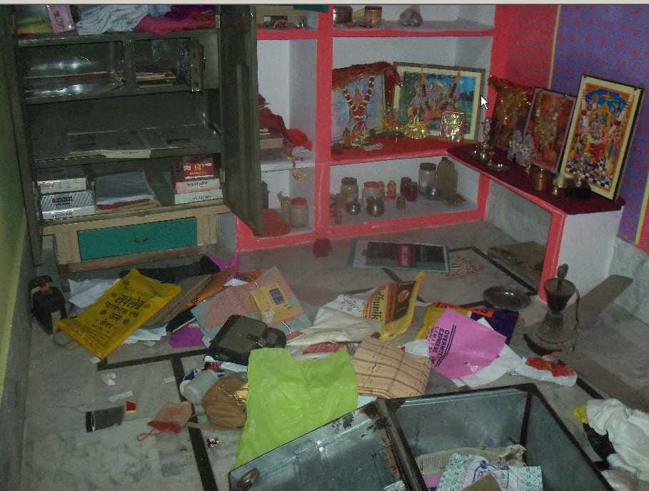 Saraf store, stealing millions of empty houses