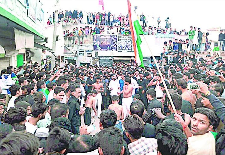 Penitential procession pulled by Shiite Sogwaron