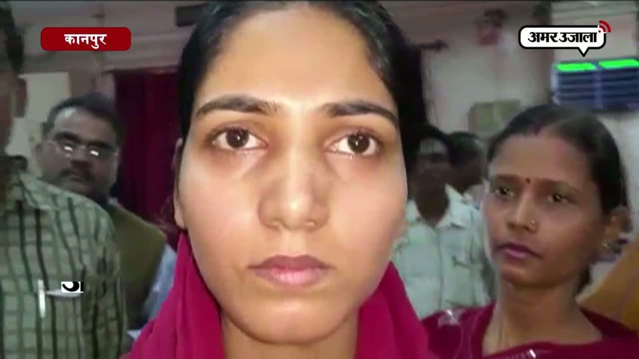 दूल्हा-दुल्हन लगे लाइन में 