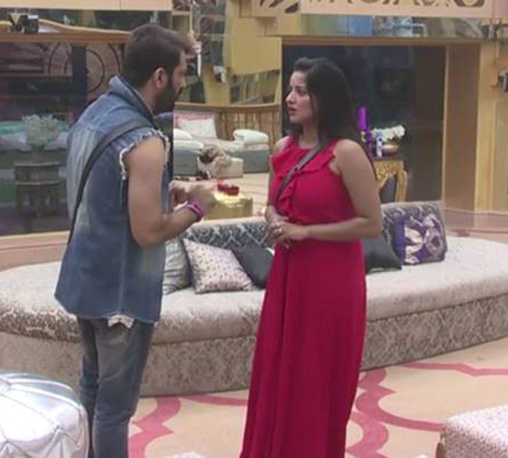 boyfriend vikrant singh is furious with monalisa