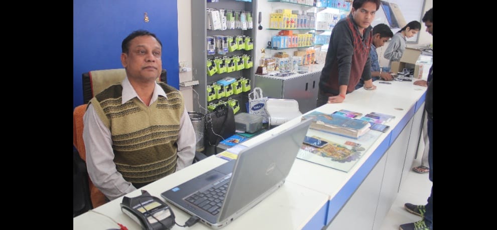 retailers have face tough face due to demonetization 