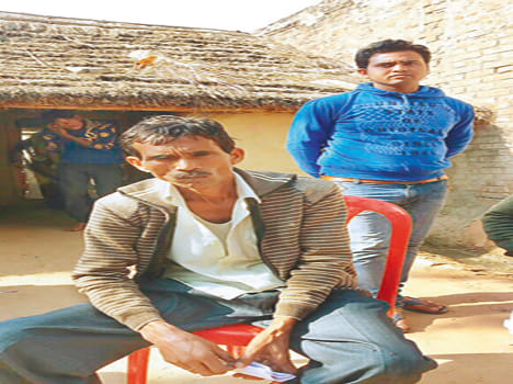 dogunee umr ka doolha dekh dulhan ne kiya pheron se inakaar