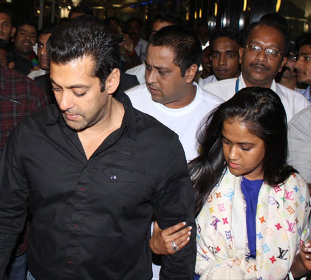 salman khan ignore arjun kapoor at sania mirza sister marriage