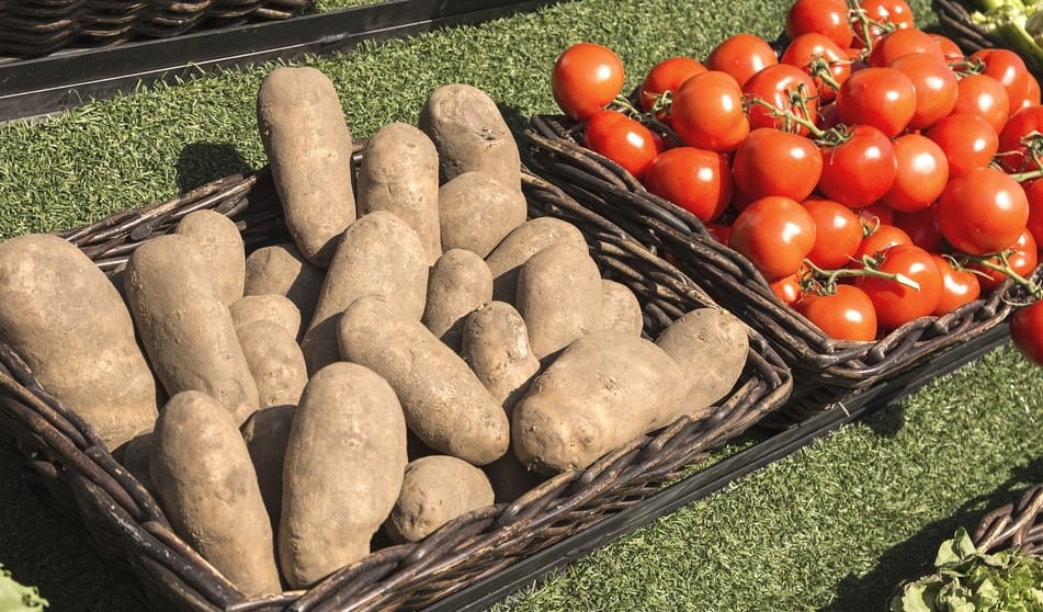negative weather effect on vegetables price in market 