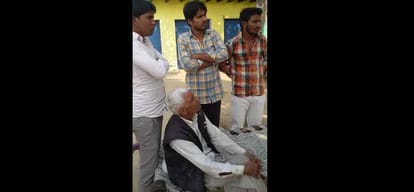 Demonetisation village 50 kilometers far away from delhi has not seen new currency notes yet