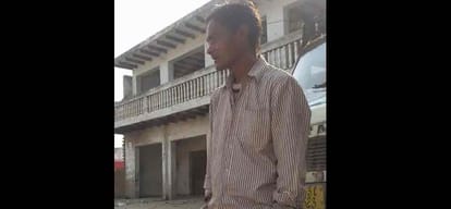 Demonetisation village 50 kilometers far away from delhi has not seen new currency notes yet