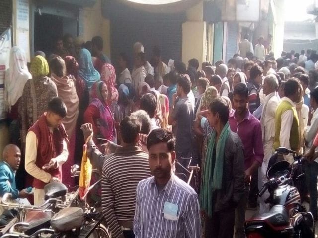 Awaiting curing the sick, in the line of banks Timardar