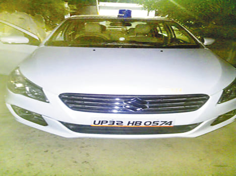 Private vehicles hooter And blue light Htwaan